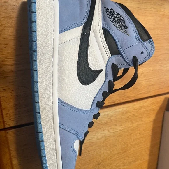 Jordan 1 University blue